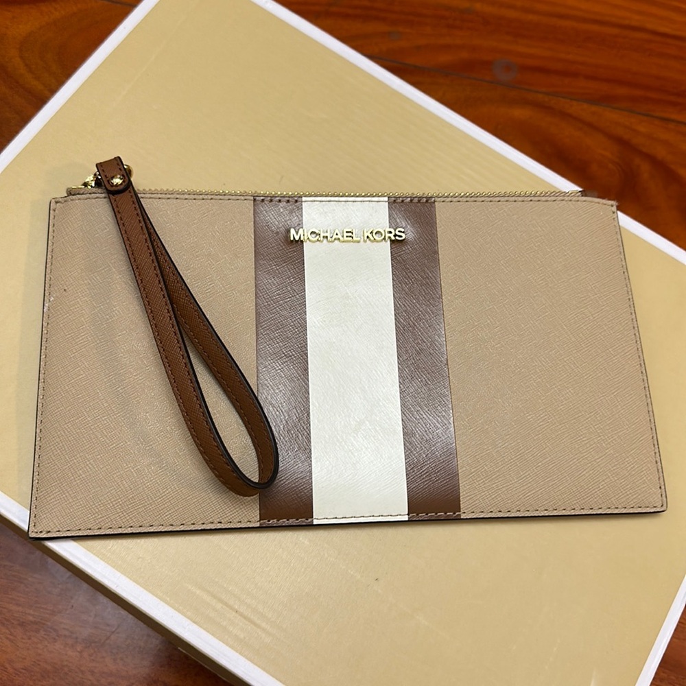 MK wristlet